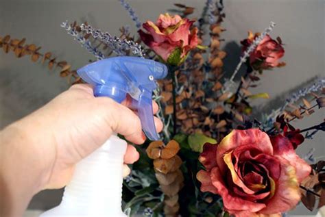 What to Spray on Artificial Flowers to Keep Them From Fading?